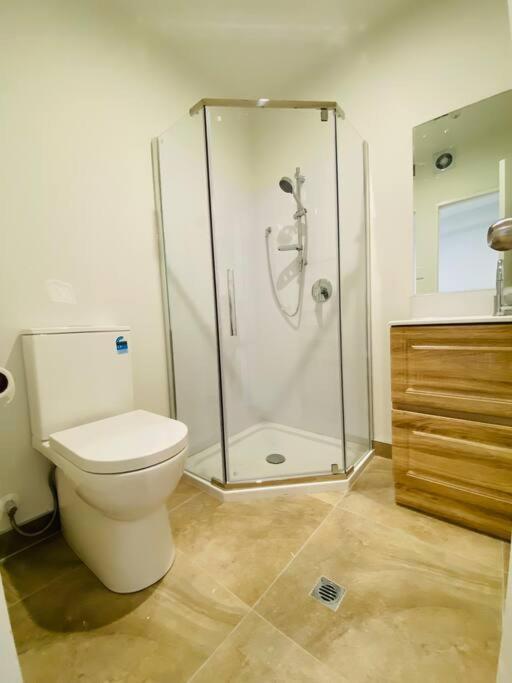 Otahuhu Town Centre Brand New Apartment 8B Auckland Dış mekan fotoğraf